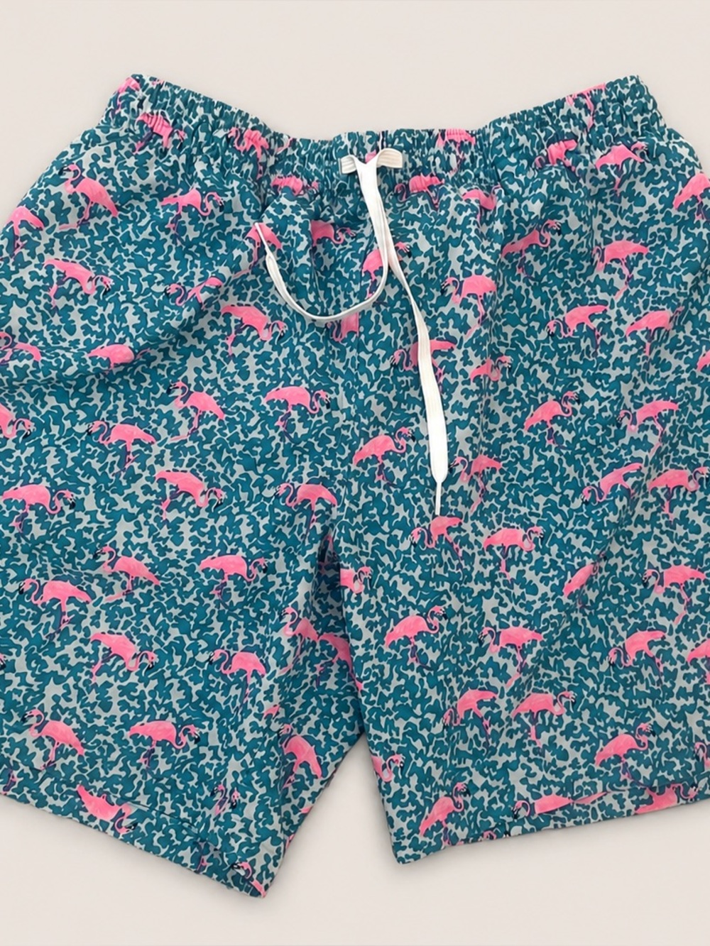Chubbies Classic 7” Men’s Swim Trunks in Domingoes are Flamingos pattern